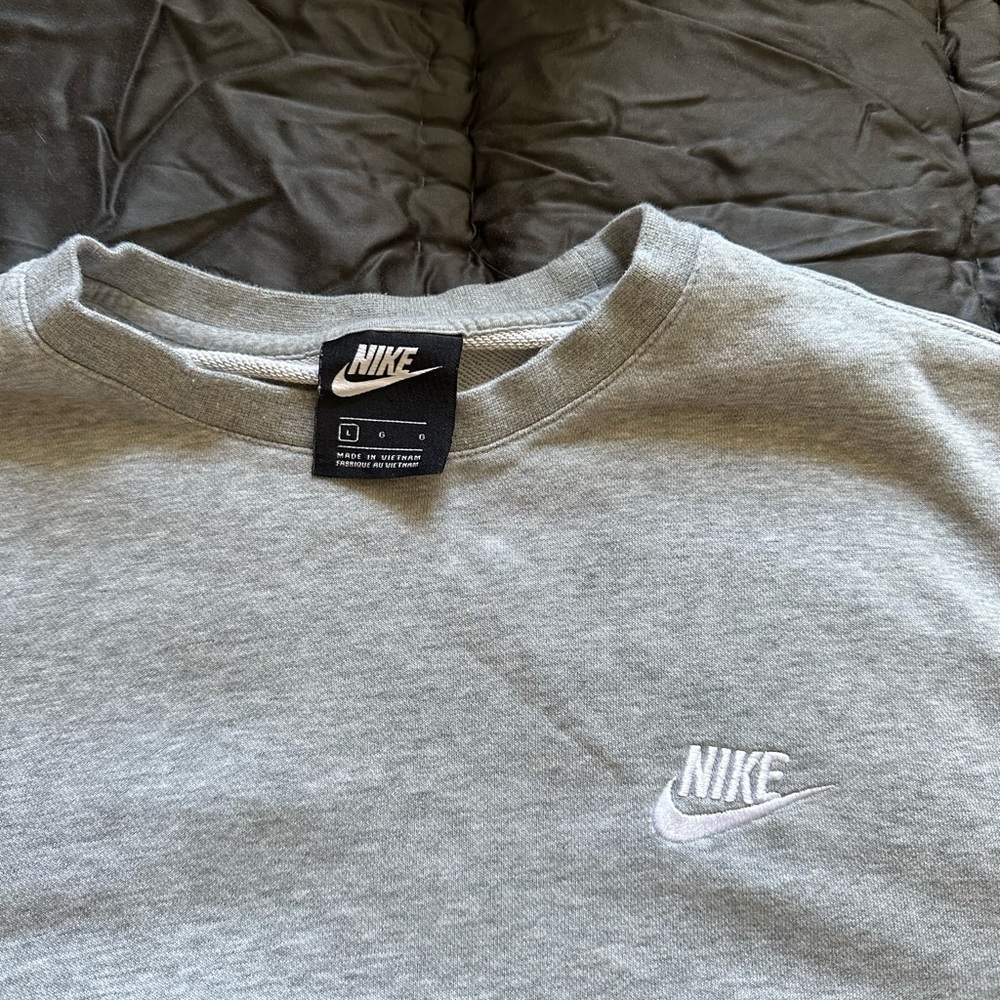 SOLD - Nike Crewneck Sweater - Gray